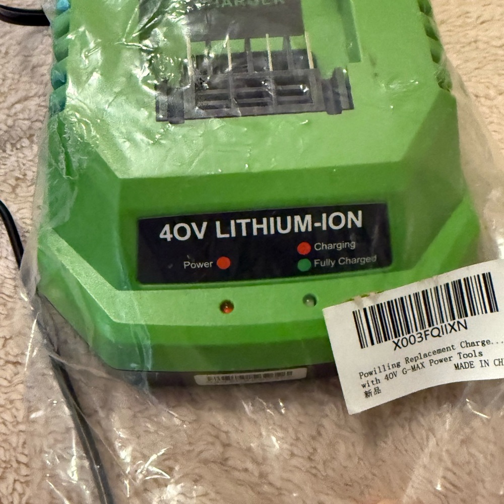 Green Lithium-Ion Battery Charger - Picture 7 of 11